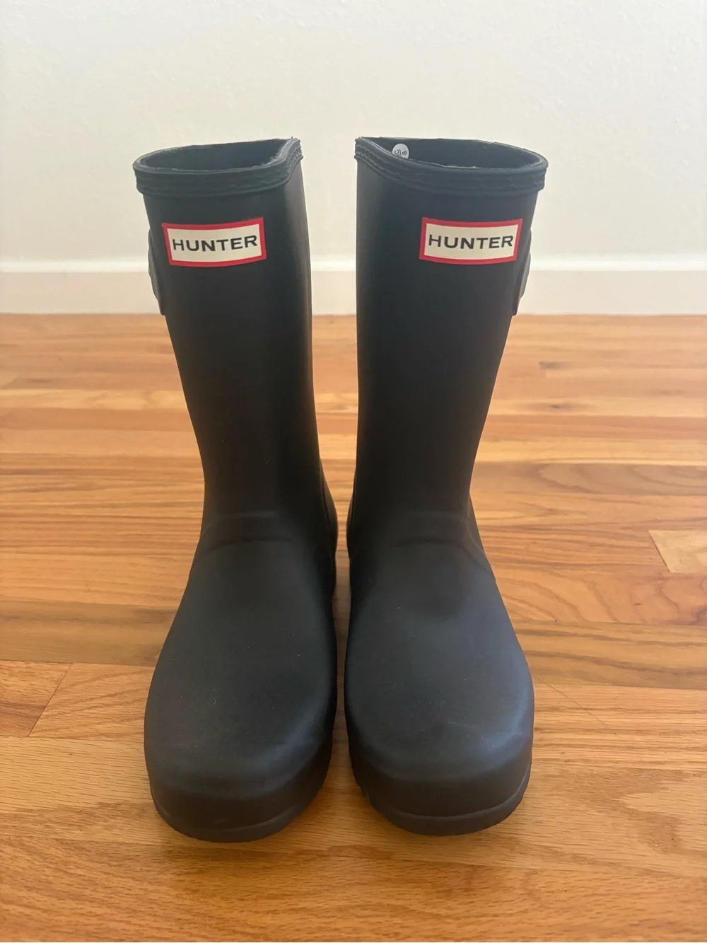 NWOT Women’s Hunter Black Rain Boots Size 8